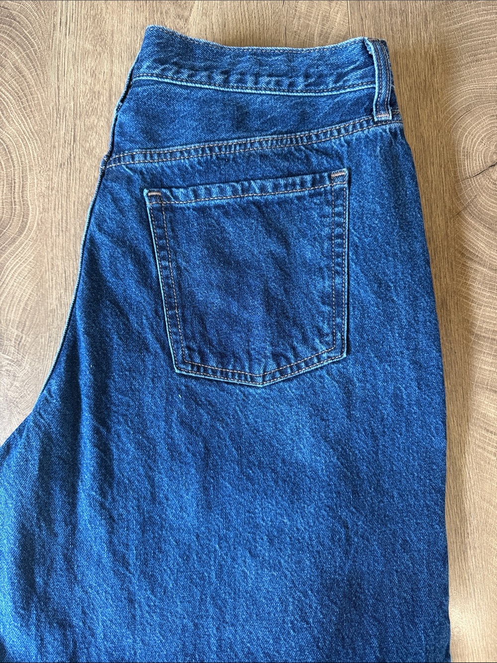 Old Navy Men's Relaxed Dark Blue Denim Jeans - Picture 3 of 3